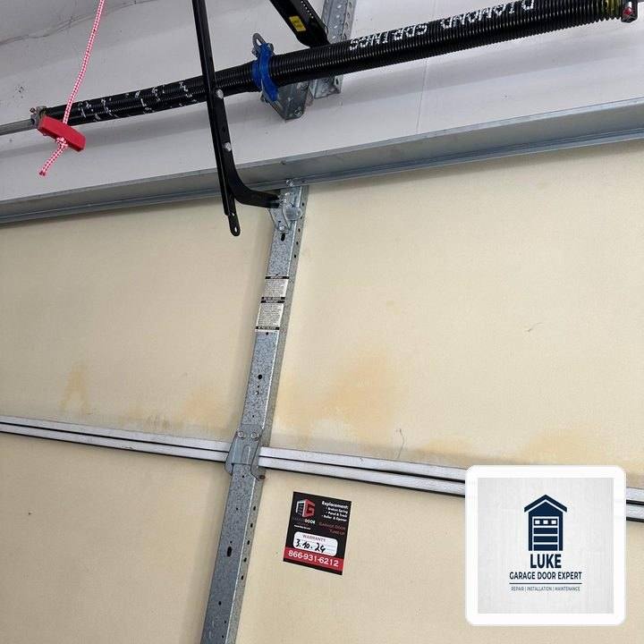 Off-Track Garage Door Emergency Realignment & Laser Calibration in Shavano Park, TX